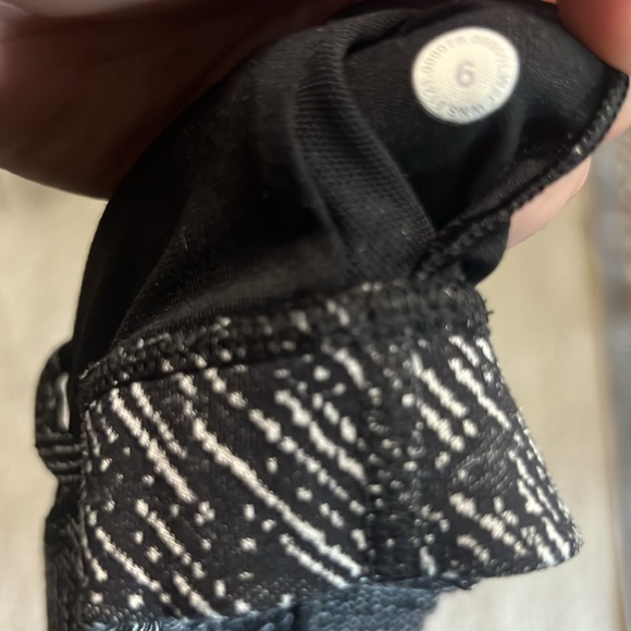 Lululemon Black and white sports bra - Picture 3 of 3